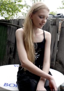 دانلود مستند Girl Model 2011378951-1537605707